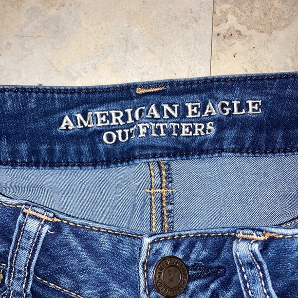 American Eagle Shortie Jean shorts size 6 - Picture 3 of 5